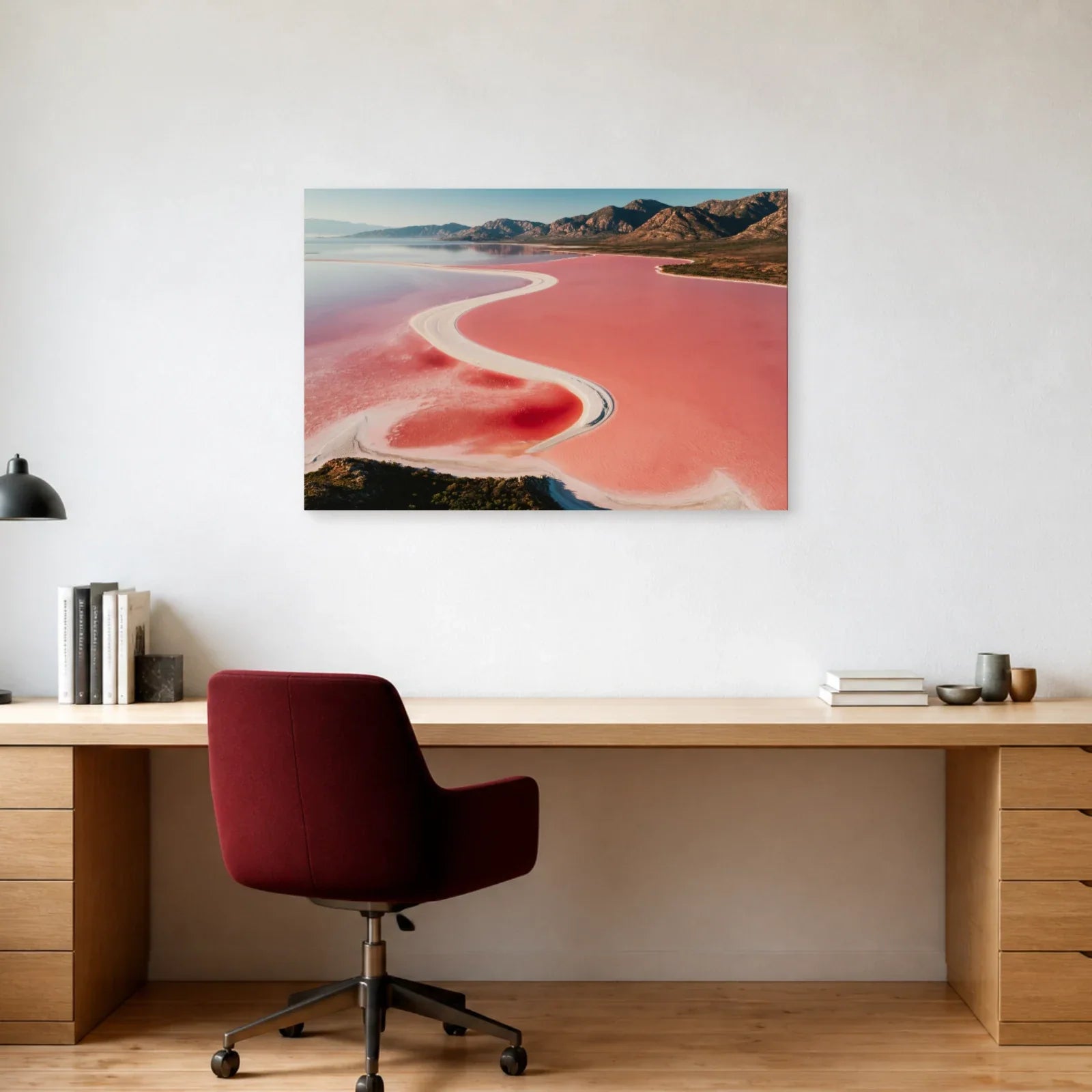 Tableau Lac Rose présenté dans un bureau - Art Virtuoso