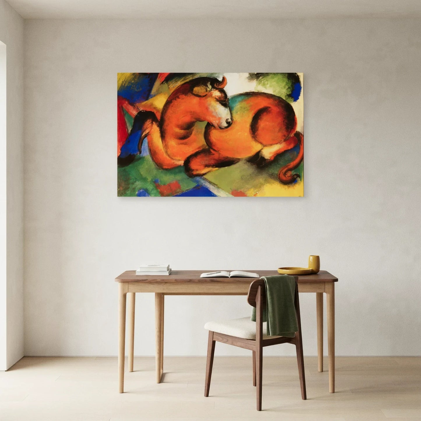 Tableau Le Taureau rouge – Franz Marc dans un bureau - Art Virtuoso