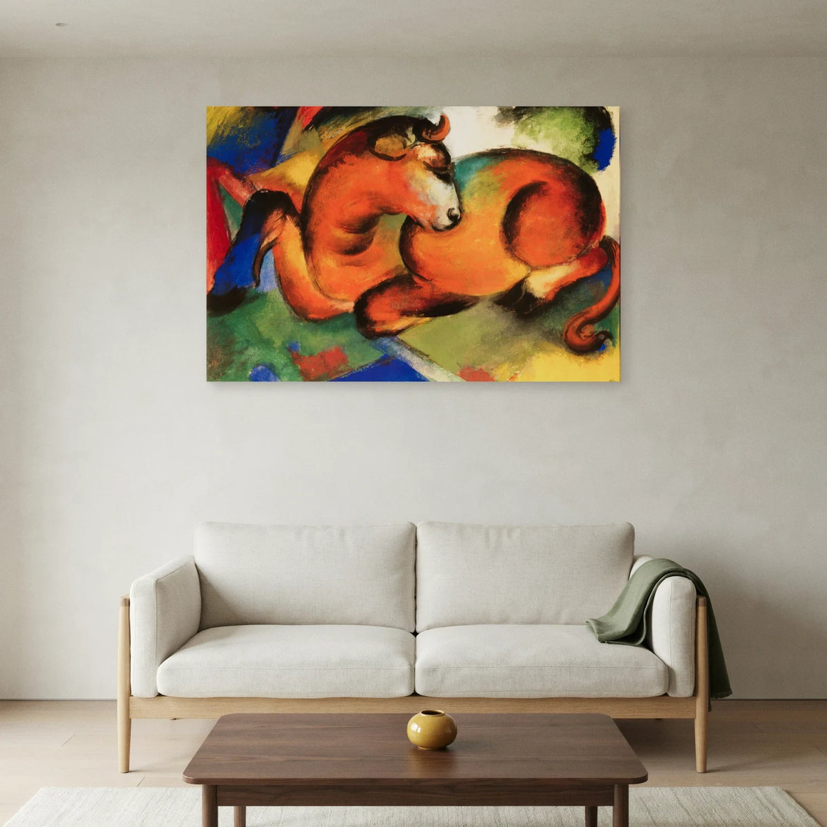 Tableau Le Taureau rouge – Franz Marc dans un salon - Art Virtuoso