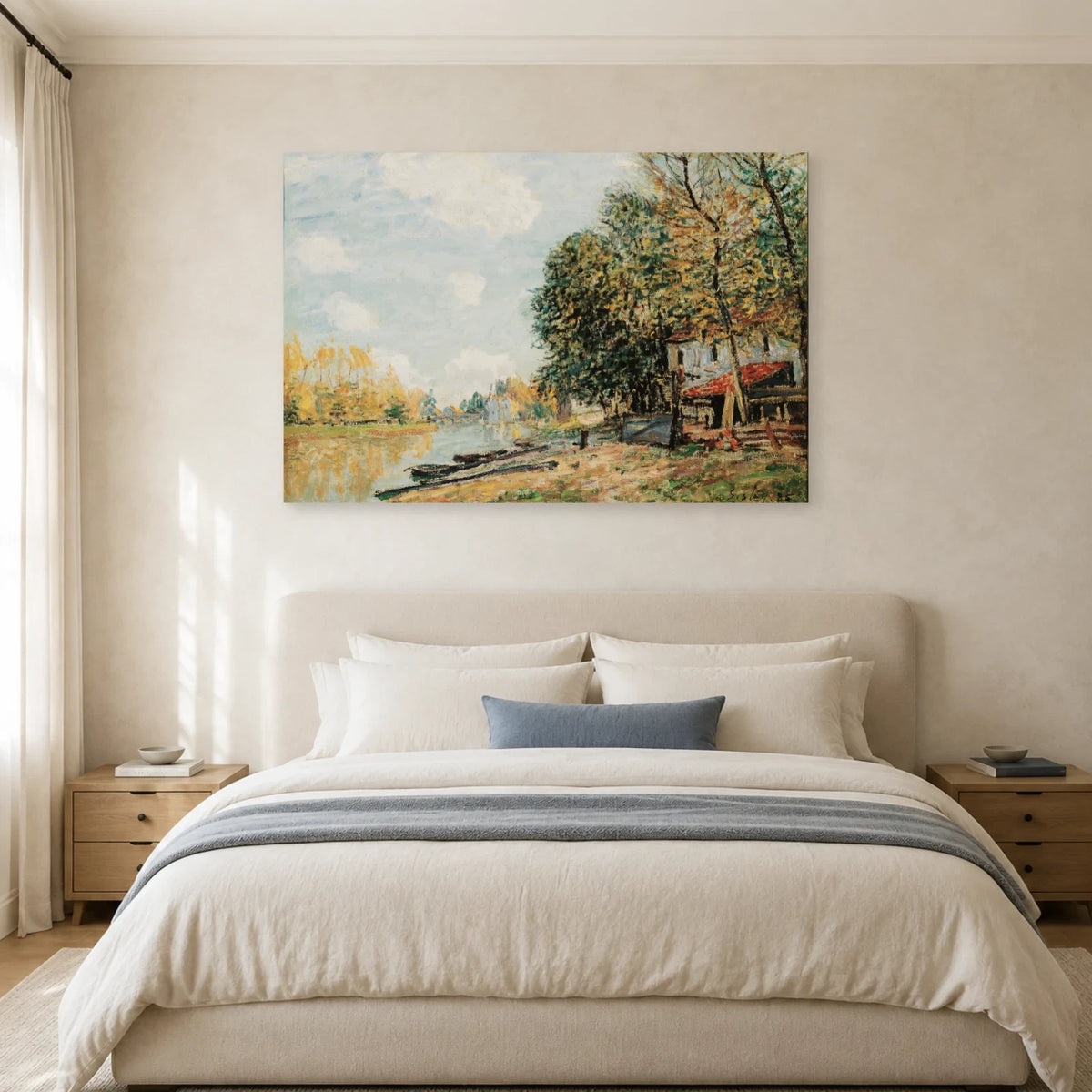 Tableau Les Bords du Loing à Moret – Alfred Sisley dans une chambre - Art Virtuoso