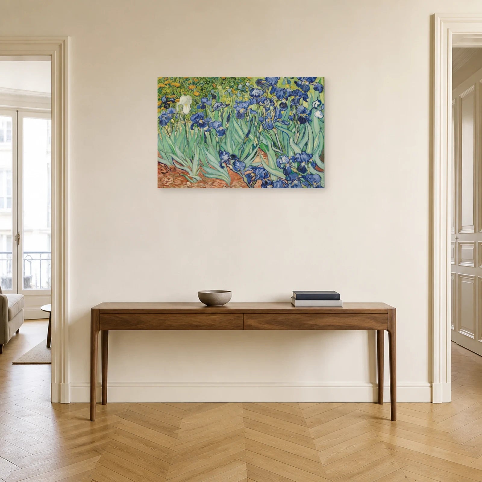 Tableau Les Iris – Vincent van Gogh dans une entrée ou un couloir - Art Virtuoso