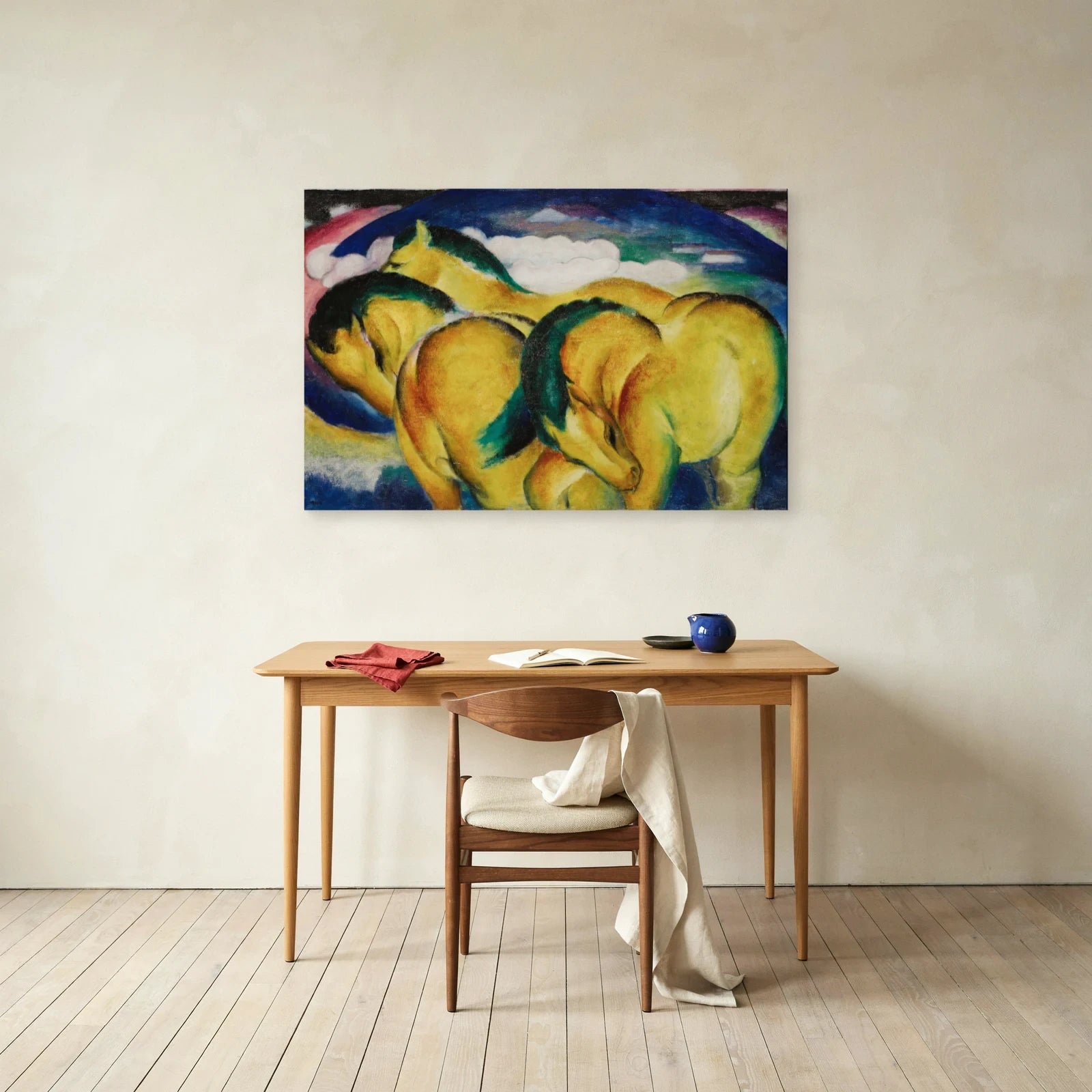 Tableau Les Petits Chevaux jaunes – Franz Marc dans un bureau - Art Virtuoso