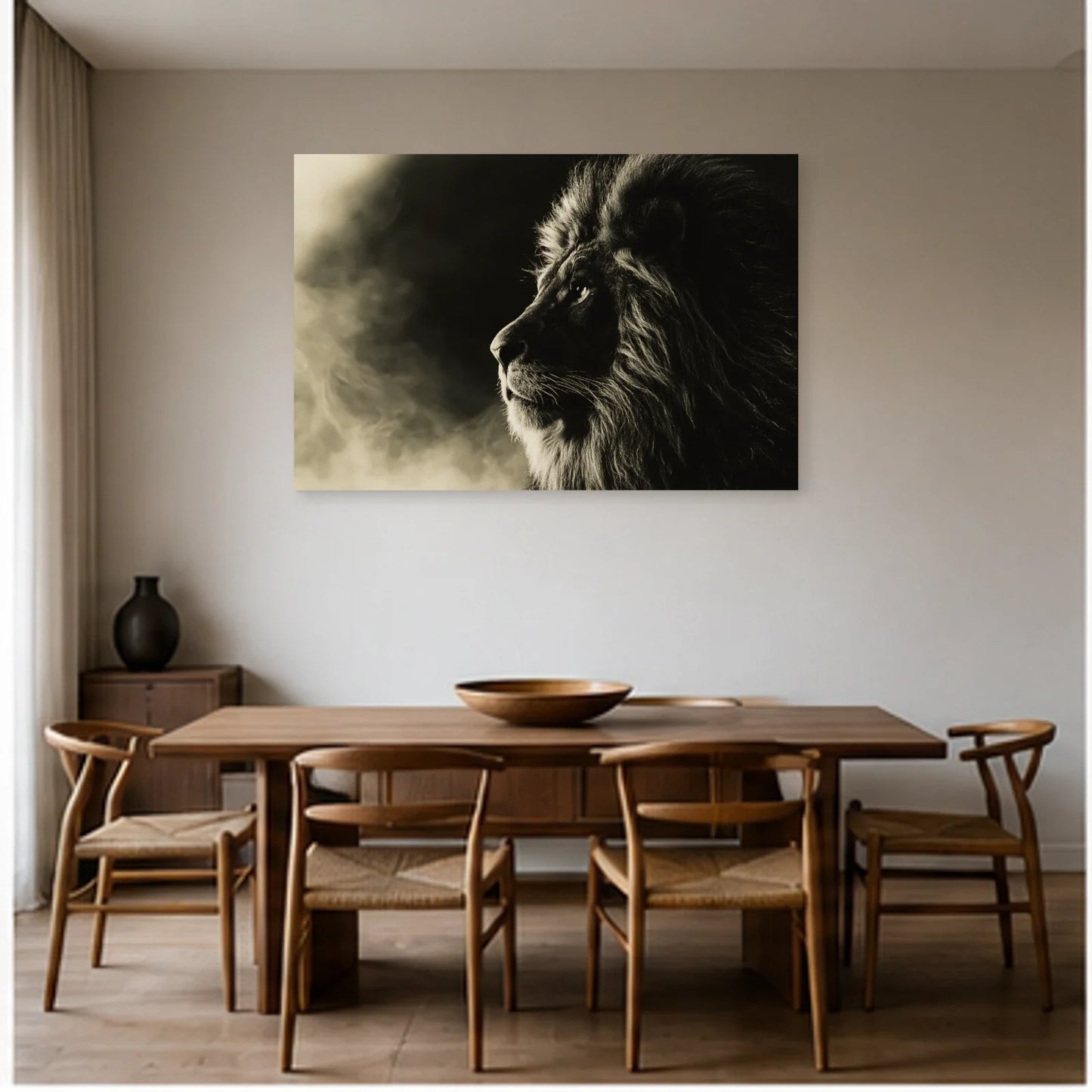 Tableau Lion Noir et Blanc - Profil Majestueux dans une salle à manger - Art Virtuoso