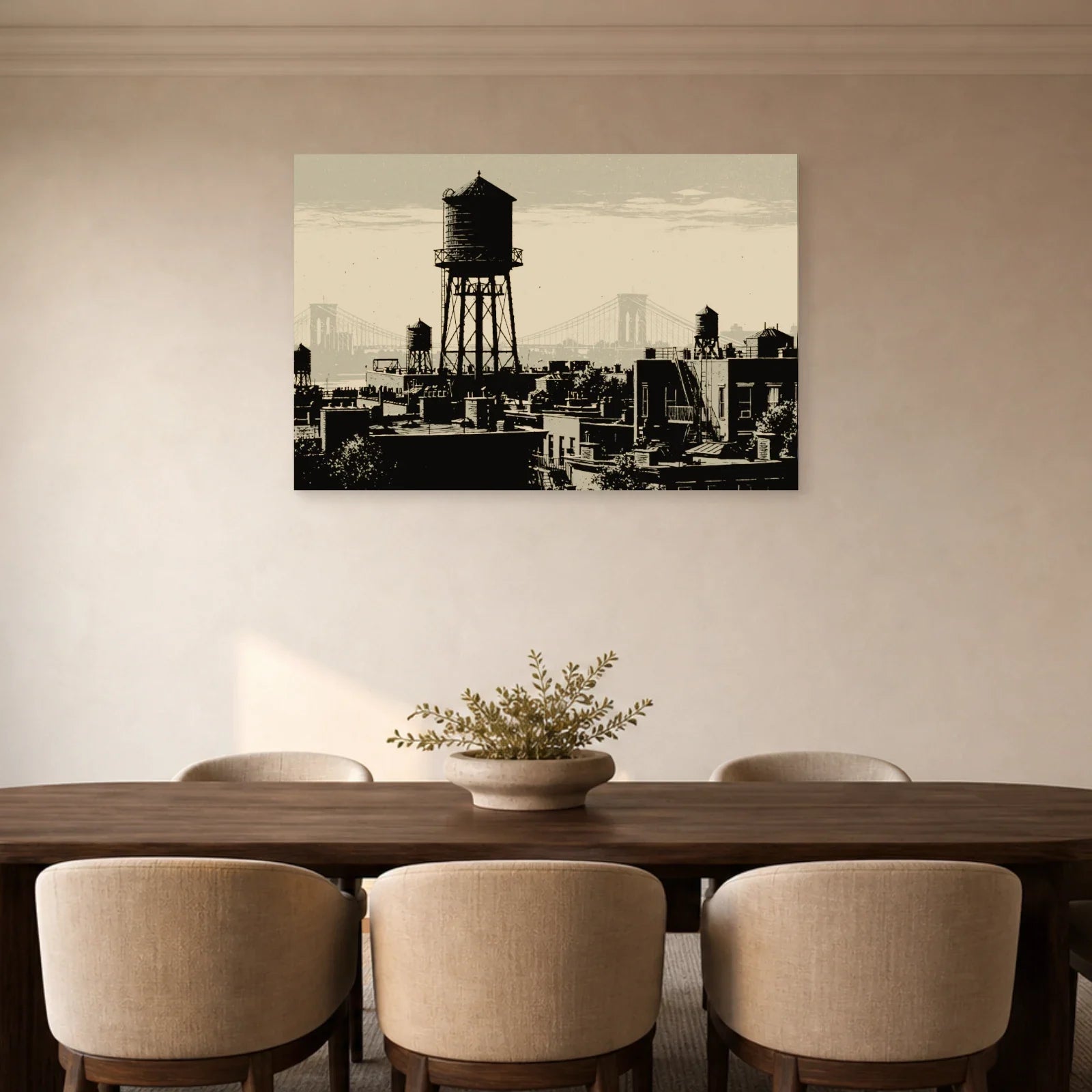 Panorama de toits et châteaux d’eau présenté dans une salle à manger