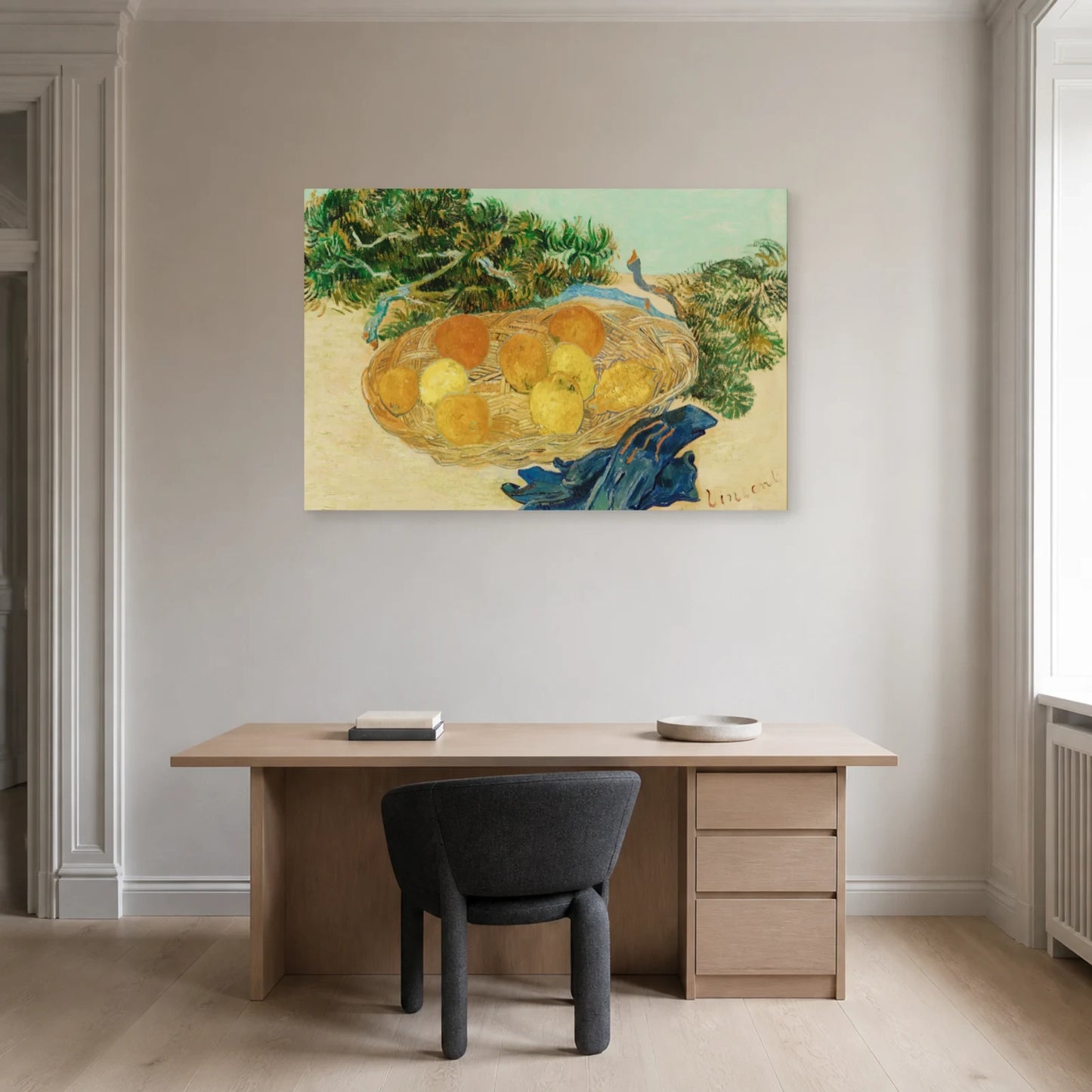 Tableau Nature morte aux oranges et aux citrons avec des gants bleus – Vincent van Gogh dans un bureau - Art Virtuoso