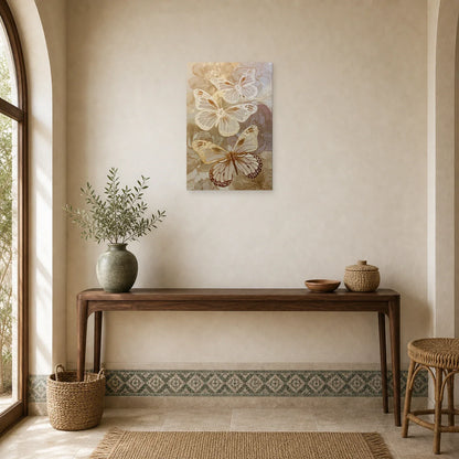 Tableau papillons blancs et dorés effet papier découpé dans une entrée ou un couloir décoré