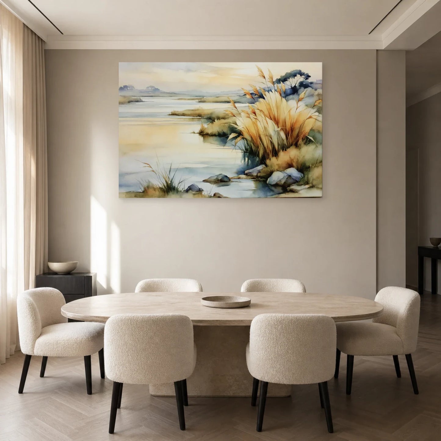 Tableau de Paysage de Marais Beige Doré - Soleil Voilé présenté dans une salle à manger baignée de lumière chaude