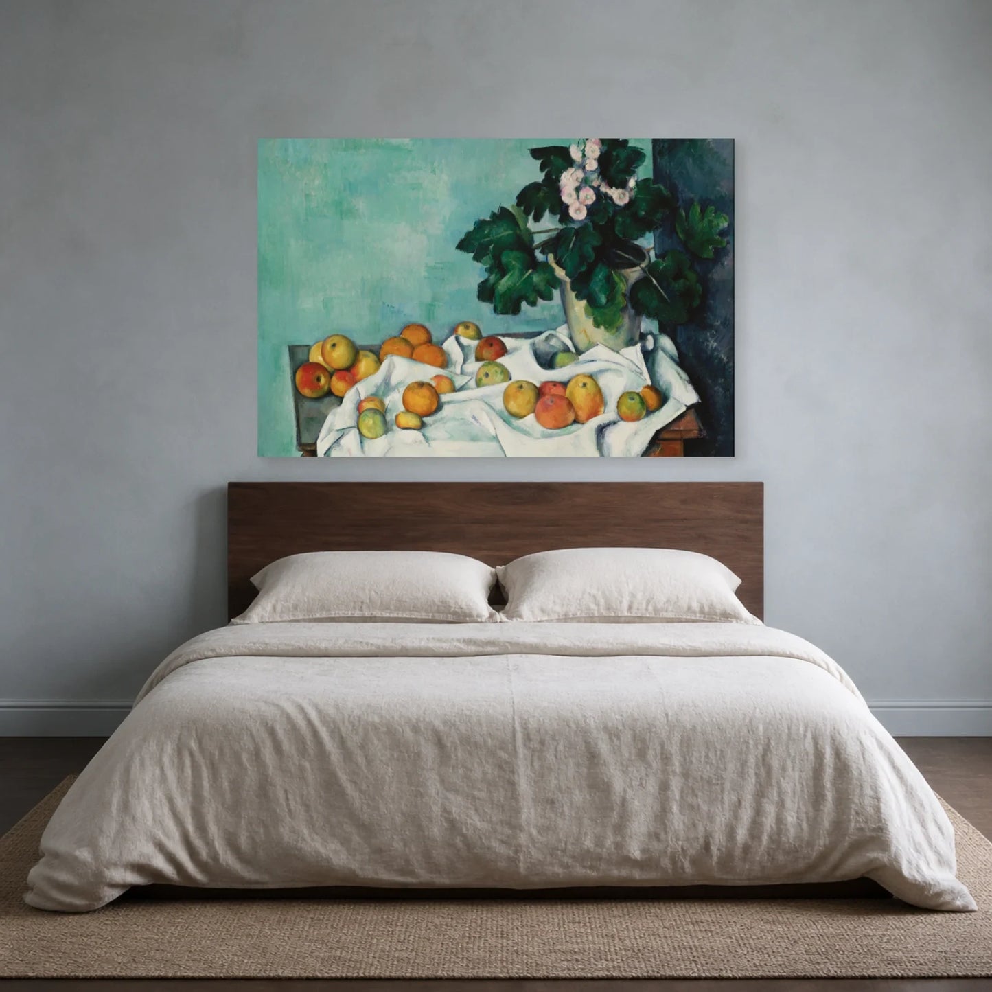 Tableau Nature morte aux pommes et pot de primevères – Paul Cézanne dans une chambre - Art Virtuoso