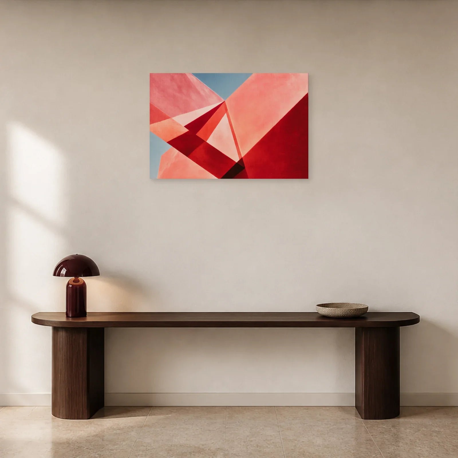 Tableau Rose et Violet Prismes présenté dans une entrée - Art Virtuoso