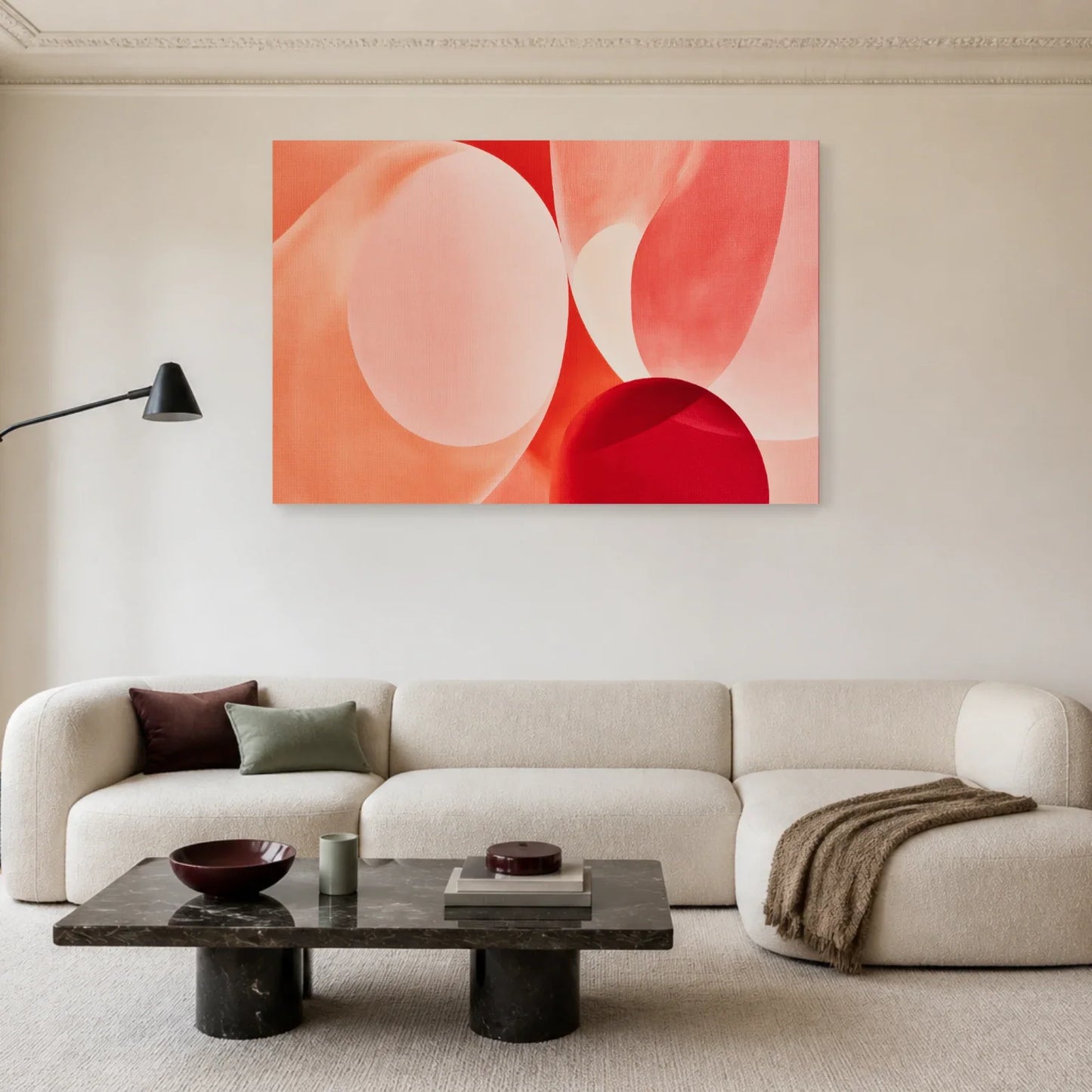 Tableau Rose Pâle et Blanc Organique présenté dans un salon - Art Virtuoso