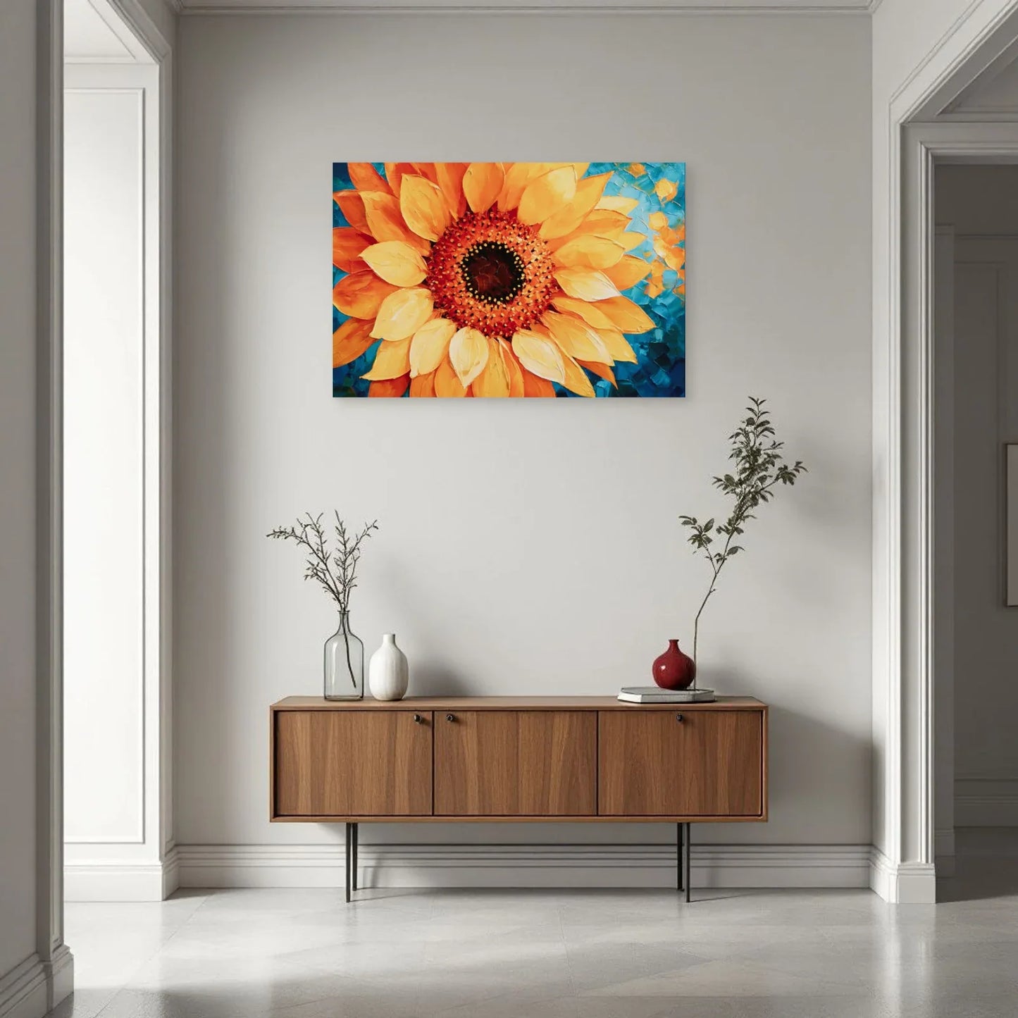 Macro florale jaune présentée dans une entrée lumineuse et contemporaine par Art Virtuoso