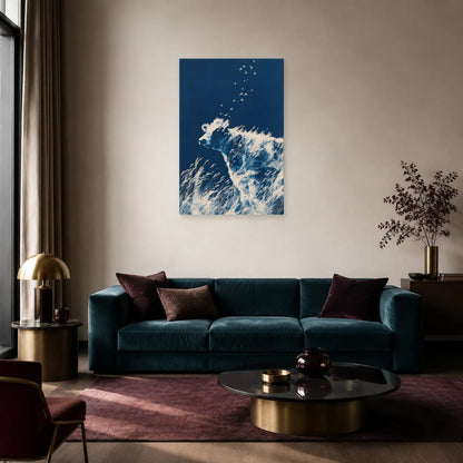 Tableau Vache Cyanotype présenté dans un salon - Art Virtuoso