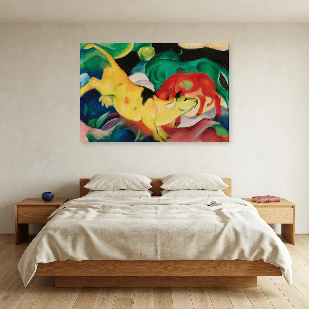 Tableau Vaches rouges, vertes et jaunes – Franz Marc dans une chambre - Art Virtuoso