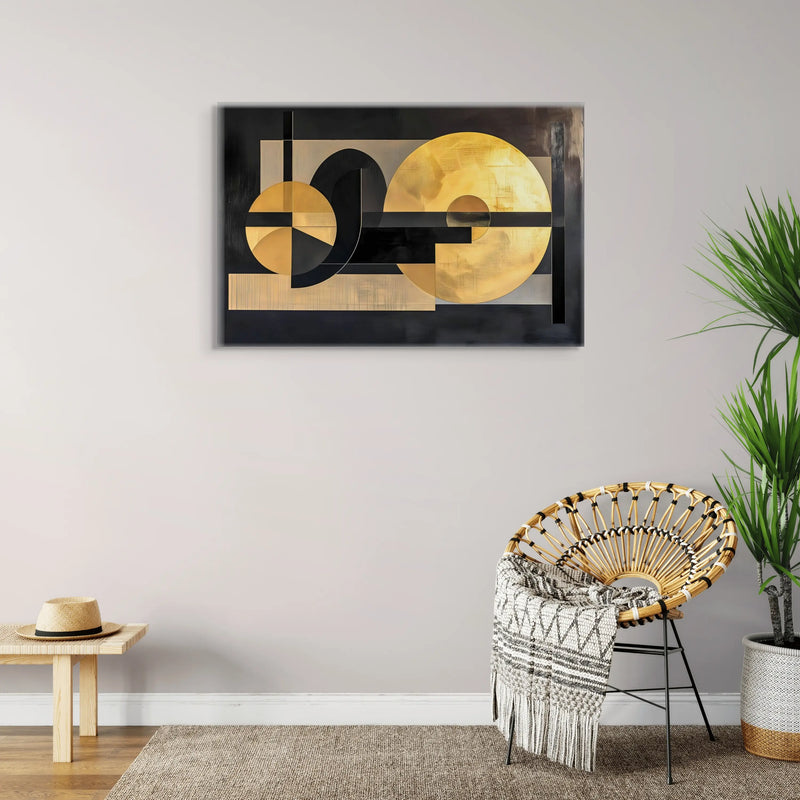 fond noir tableau abstrait doré formes géométriques style malevitch sur mur neutre ambiance salon